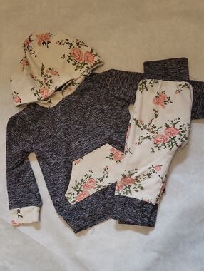 Floral & heathered two piece set